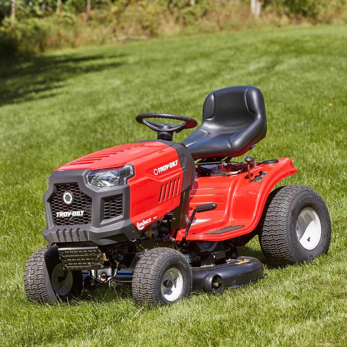 Rider, tracteur de pelouse, tracteur de jardin :quelle est la différence ? 