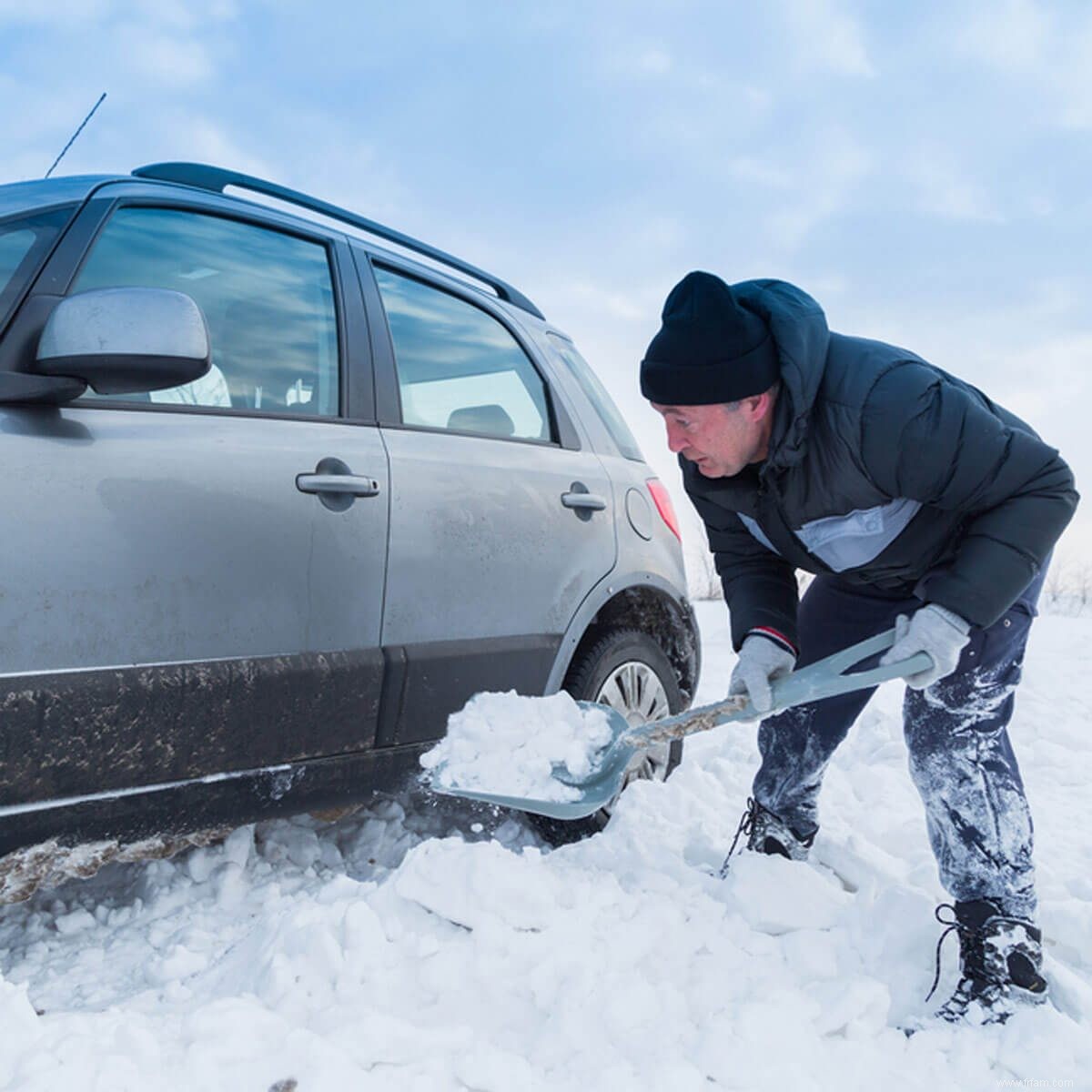 Conduite en hiver :comment survivre à une panne de voiture 