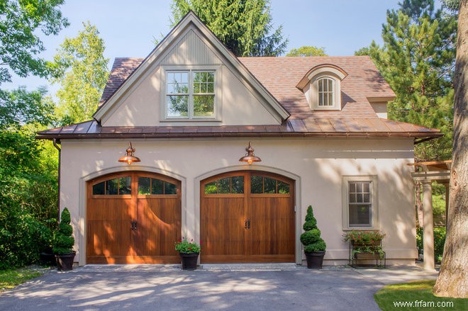 Comment remplacer ou réorganiser vos portes de garage 