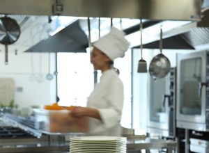 8 choses que les chefs professionnels font pour garder leur garde-manger organisé 