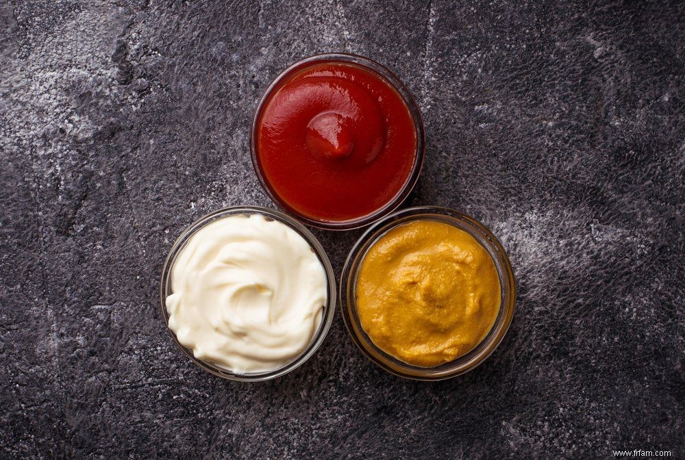 Voici combien de temps durent vraiment les condiments 