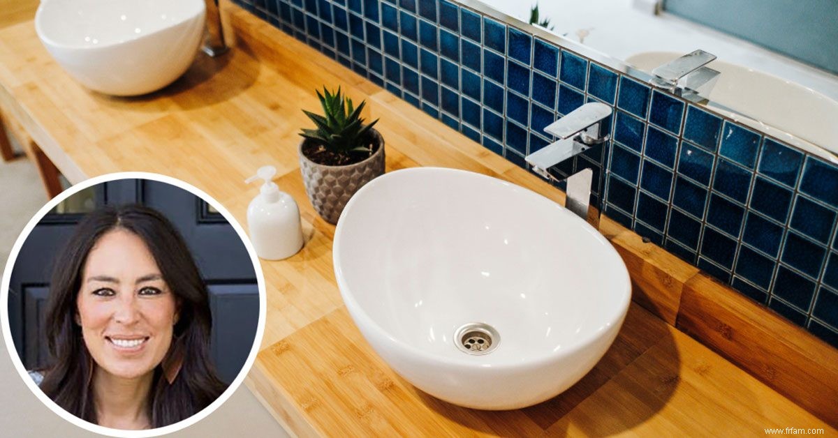 Voici comment rendre une petite salle de bain plus grande, selon Joanna Gaines 