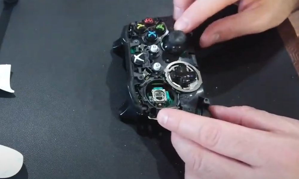 Comment démonter votre manette Xbox One 