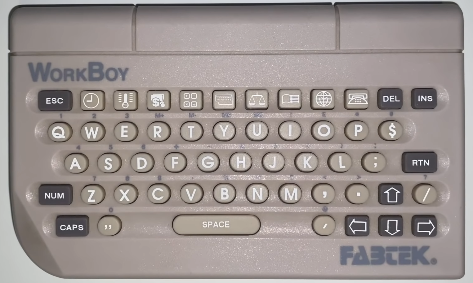 Un historien du jeu vidéo découvre la Nintendo WorkBoy 