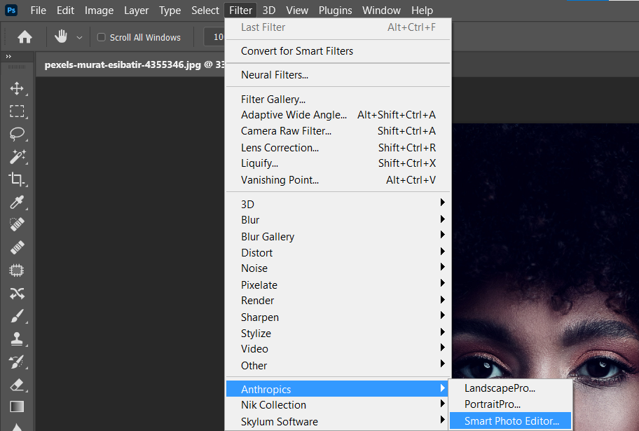 Comment utiliser Anthropics Smart Photo Editor pour appliquer des effets dans Photoshop 