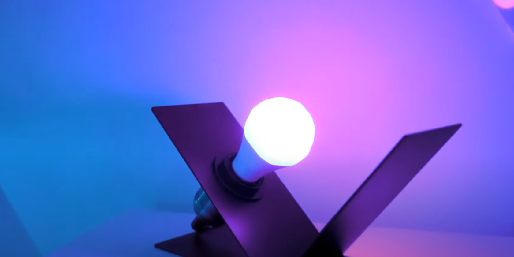 Nanoleaf vend désormais des ampoules intelligentes et des bandes LED sans tracas 