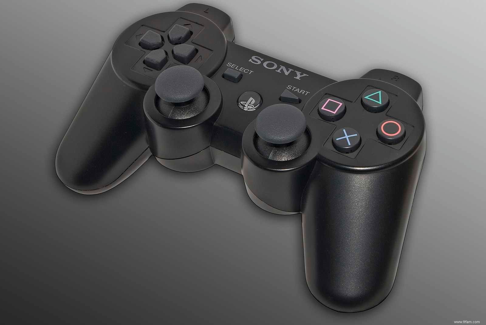 Comment le contrôleur PlayStation a évolué de PS1 à PS5 