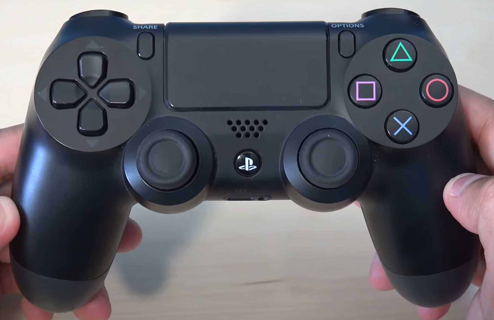 Comment le contrôleur PlayStation a évolué de PS1 à PS5 