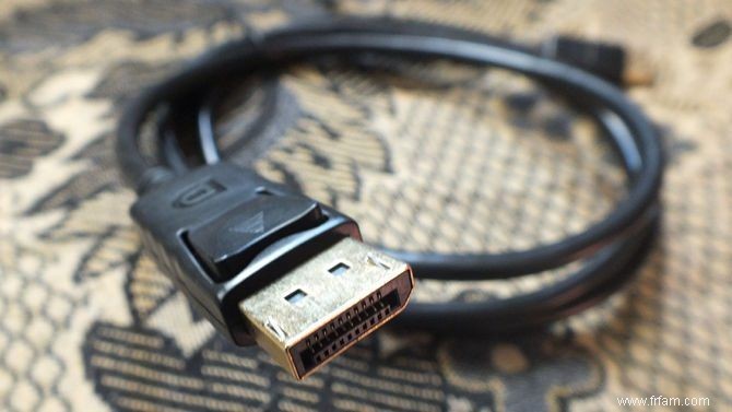 Explication des types de câbles vidéo :différences entre les ports VGA, DVI et HDMI 