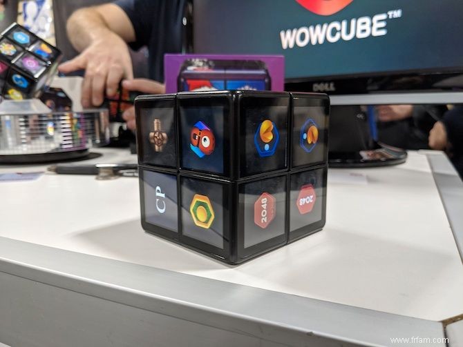 Au CES, le WOWCube fait entrer le Rubiks Cube dans le 21e siècle 