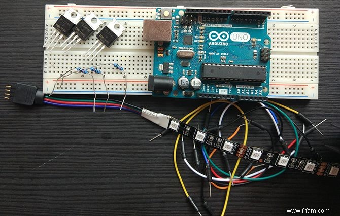 Guide ultime pour connecter des bandes lumineuses LED à Arduino 