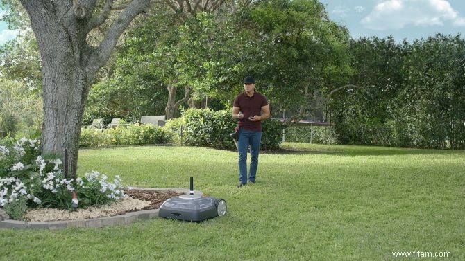 iRobot annonce une tondeuse à gazon robotisée mains libres appelée Terra 