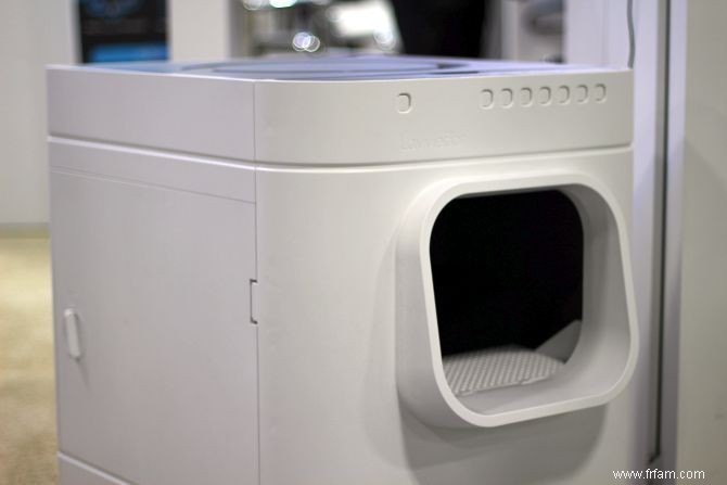 Technologie inutile :LavvieBot dévoile une toilette intelligente pour chats au CES 