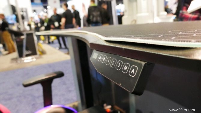 Clutch Chairz lance des bureaux de jeu réglables pour les joueurs sur PC 