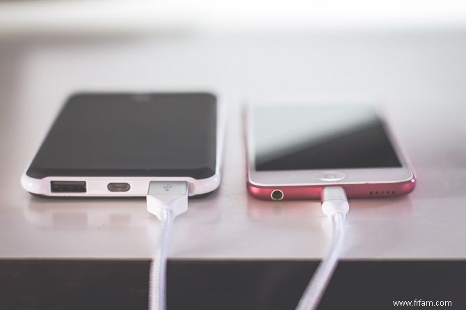 7 façons de vérifier que le chargeur de votre smartphone est sûr à utiliser 