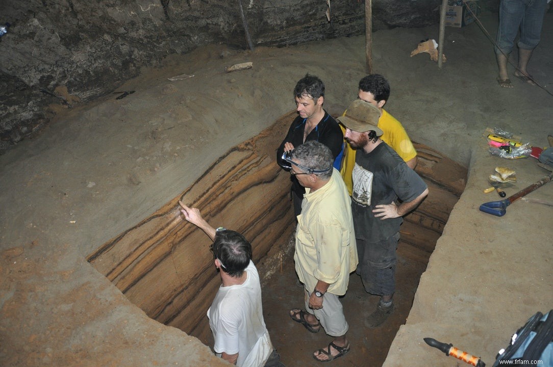 La grotte marine abrite la chronologie historique du tsunami 