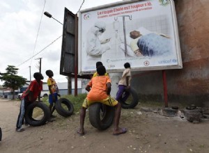 Le Japon propose un médicament expérimental contre Ebola 