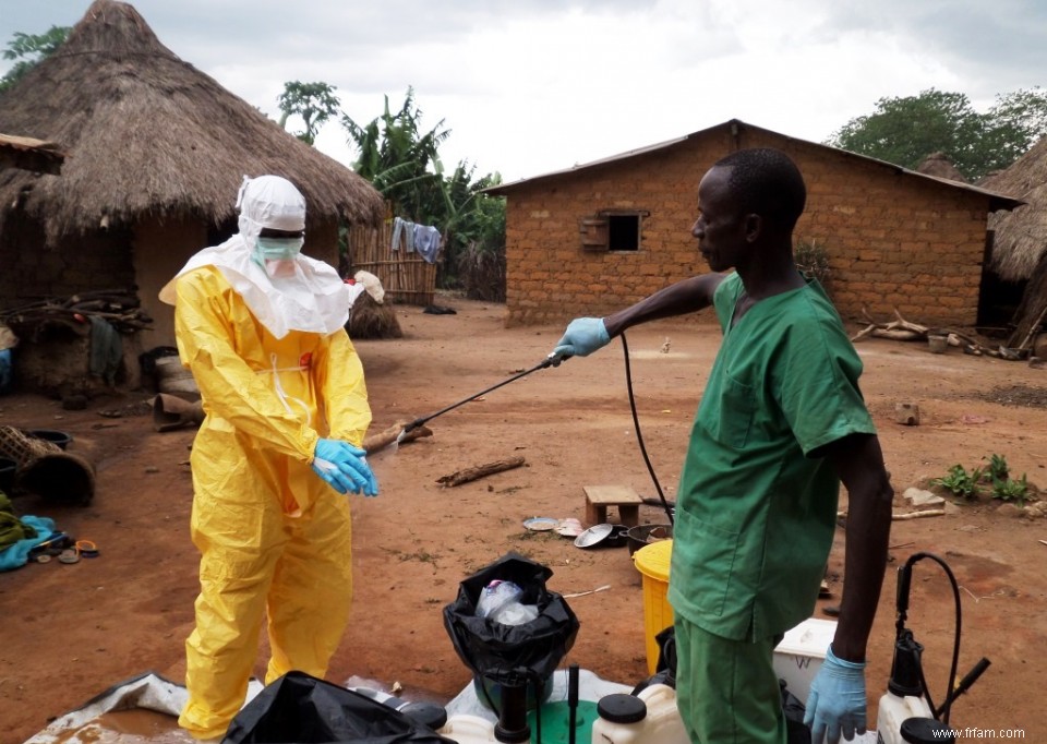 Les tabliers jaunes et les masques buccaux ne suffisent pas contre Ebola 