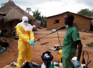 Les tabliers jaunes et les masques buccaux ne suffisent pas contre Ebola 