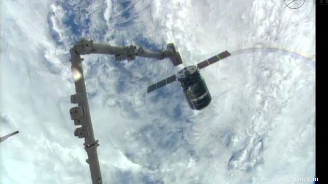 Le cargo spatial Cygnus amarré à l ISS 