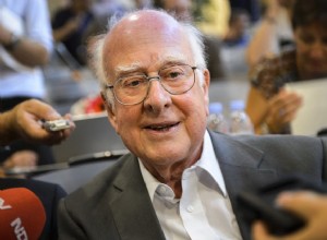 La reine britannique rend hommage au physicien Higgs 