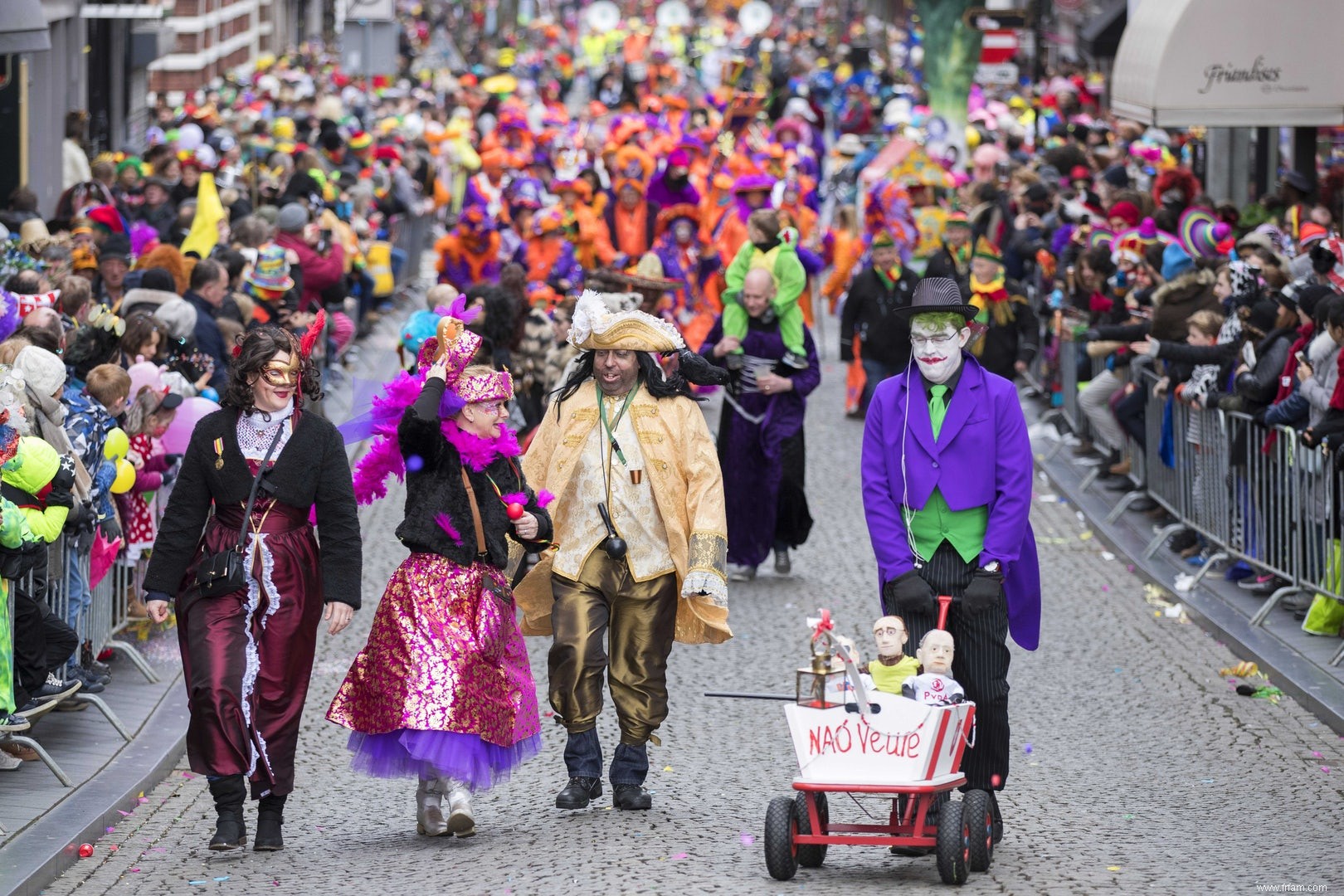 Ce que les traditions universitaires et le carnaval ont en commun 