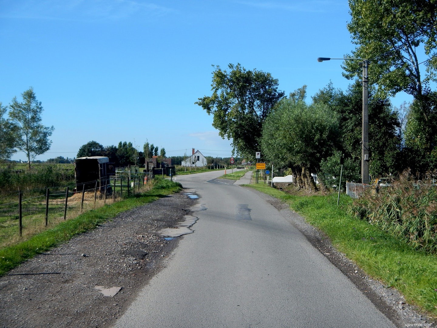 Pourbus Troubadour (3) – Sur deux roues le long de quatre roues 