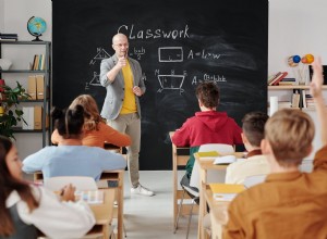 Construire des relations avec les élèves :dans quelle mesure les élèves-enseignants se sentent-ils compétents ? 