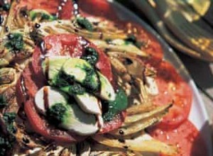 Fenouil grillé avec tomates de boeuf, mozzarella fraîche et salmoriglio 