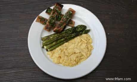 La recette hebdomadaire du G2 :Asperges rôties aux œufs brouillés et toast d anchois au beurre 