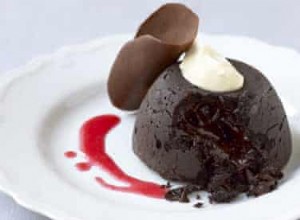 Gâteau fondant au chocolat et coulis de prunes aux épices 