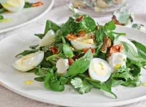 Recette Salade de cresson à l œuf de caille, ricotta et graines de Yotam Ottolenghi 