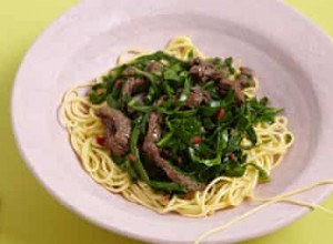 Recette de bœuf sauté aux légumes verts et aux nouilles 