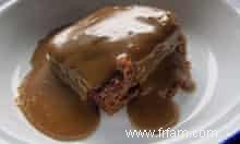 Comment faire cuire un pudding au caramel collant parfait 