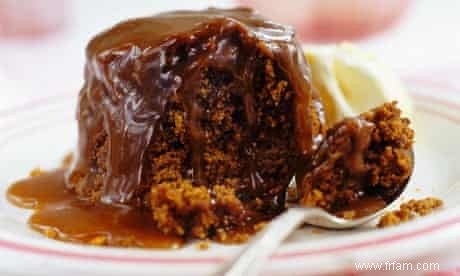 Comment faire cuire un pudding au caramel collant parfait 