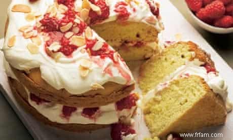 Recette du gâteau étagé aux amandes et aux framboises écrasées de Dan Lepard 