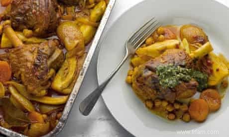 Les recettes de Yotam Ottolenghi pour les jarrets d agneau aux pois chiches, fenouil et abricots, plus betteraves, carottes et salade de chou rouge 