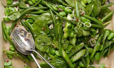 Recettes de salade printanière de Yotam Ottolenghi, plus orzo au four avec mozzarella et origan 