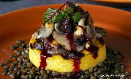 Recette de polenta aux champignons sauvages, noisettes et figues 