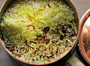 Les recettes de Yotam Ottolenghi pour le riz au safran, aux dattes et aux amandes, ainsi que la soupe aux poivrons jaunes et aux topinambours 