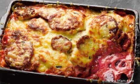 Recettes Yotam Ottolenghi :gratin de betteraves et céleri-rave, œufs brouillés aux merguez et citron confit 