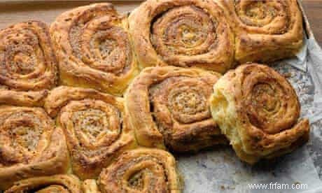 Les recettes de Dan Lepard pour les petits pains aux pacanes à la patate douce, ainsi que le pain moelleux aux graines de miel 