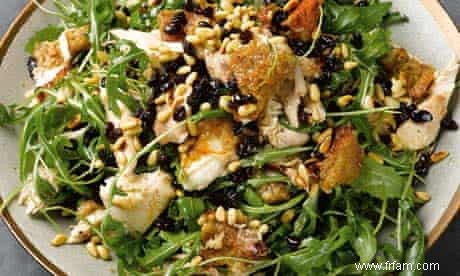 Recettes Yotam Ottolenghi :poulet rôti chaud et salade de pain, plus salade de pamplemousse rose et sumac 