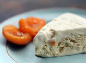 Parfait au miel et aux amandes de Dan Lepard avec des abricots chauds 