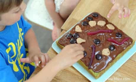 La recette du gâteau gluant aux pommes vertes et aux épinards de Dan Lepard 