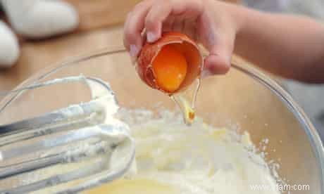 La recette du gâteau gluant aux pommes vertes et aux épinards de Dan Lepard 