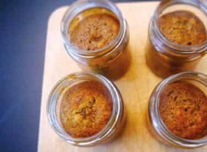 Pudding au caramel collant dans un bocal pour les enfants 