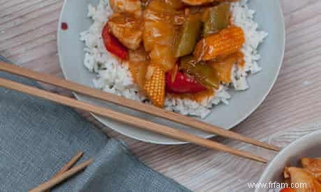 Une recette de poulet aigre-doux sans soja ni gluten avec du riz 