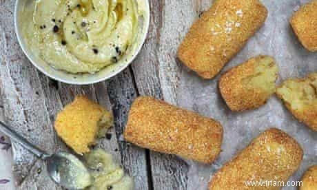 Croquetas de panais sans gluten avec une trempette à l ail sans produits laitiers ni œufs 