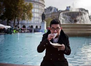 Nourrir les 5 000 :une manifestation et un porc à Trafalgar Square 